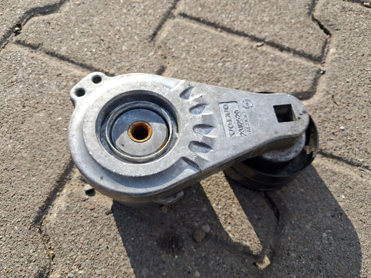 VOLVO ROLKA NAPINACZ PASKA ALTERNATORA RENAULT RANGE GAMA T VOLVO FH 4 5 - Motor und Teile für LKW: das Bild 2 VOLVO ROLKA NAPINACZ PASKA ALTERNATORA RENAULT RANGE GAMA T VOLVO FH 4 5 - Motor und Teile für LKW: das Bild 2