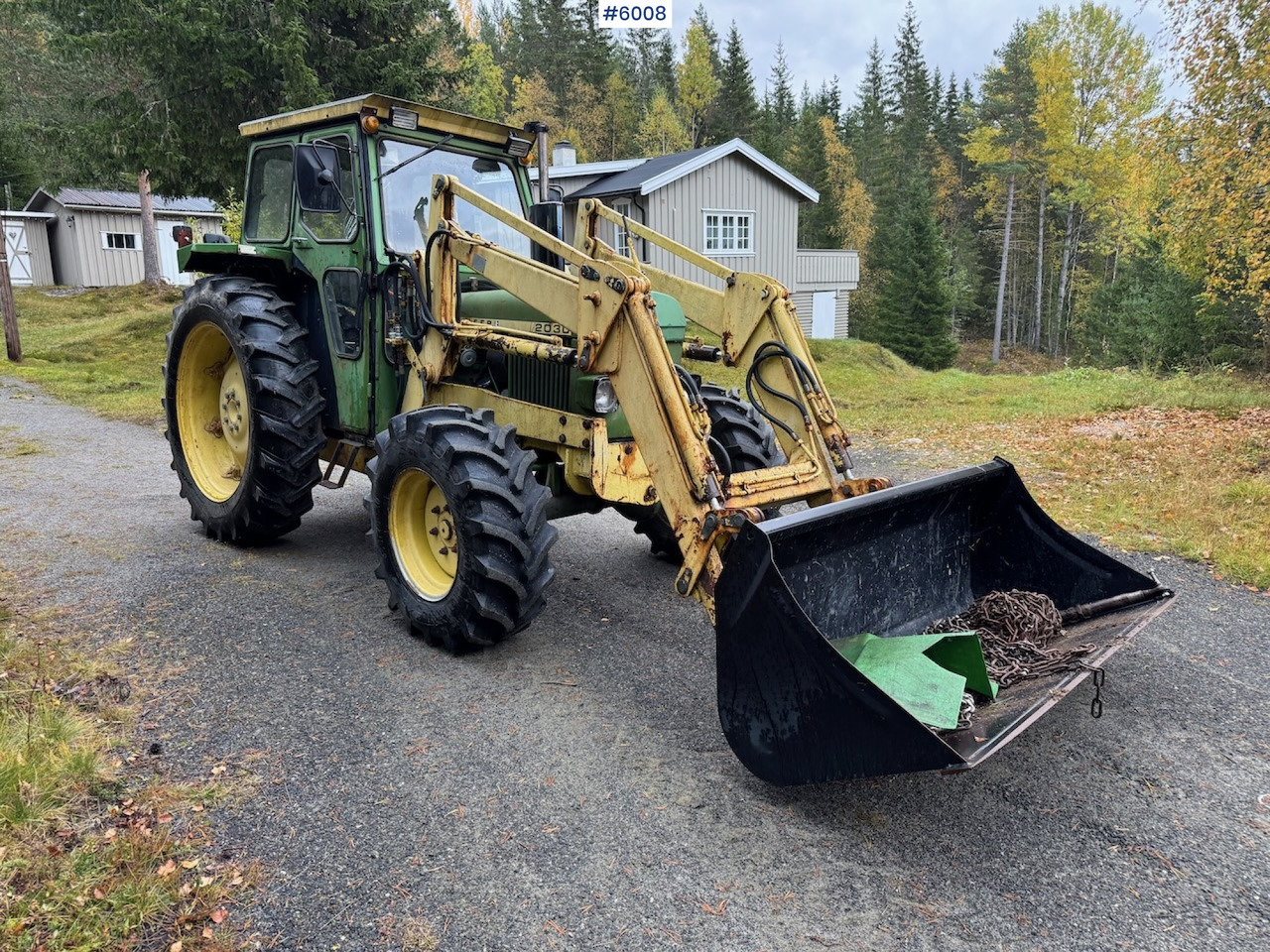 1977 John Deere 2030 w/ front loader, bucket and chains. - Traktor: das Bild 4 1977 John Deere 2030 w/ front loader, bucket and chains. - Traktor: das Bild 4