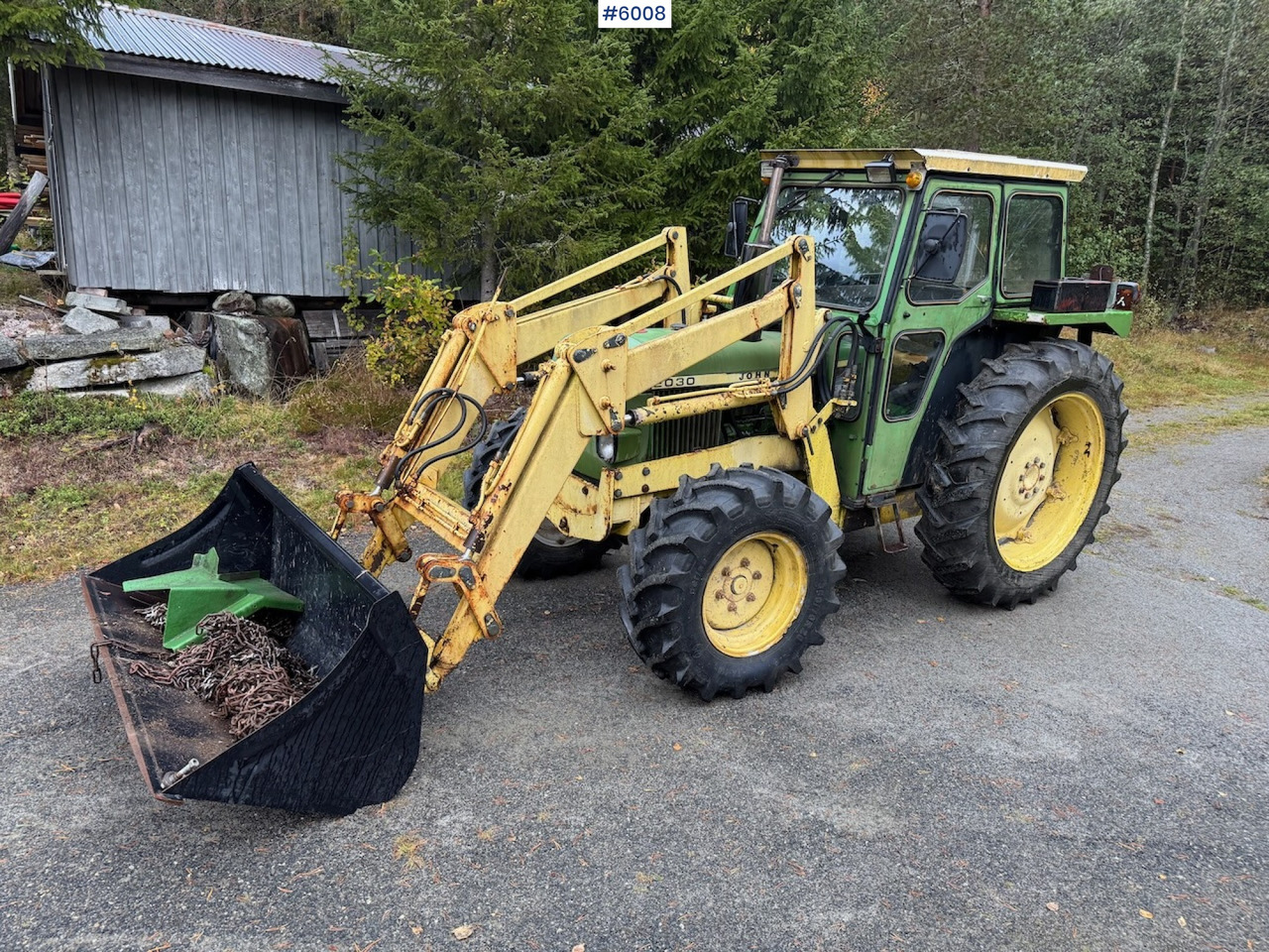 1977 John Deere 2030 w/ front loader, bucket and chains. - Traktor: das Bild 2 1977 John Deere 2030 w/ front loader, bucket and chains. - Traktor: das Bild 2