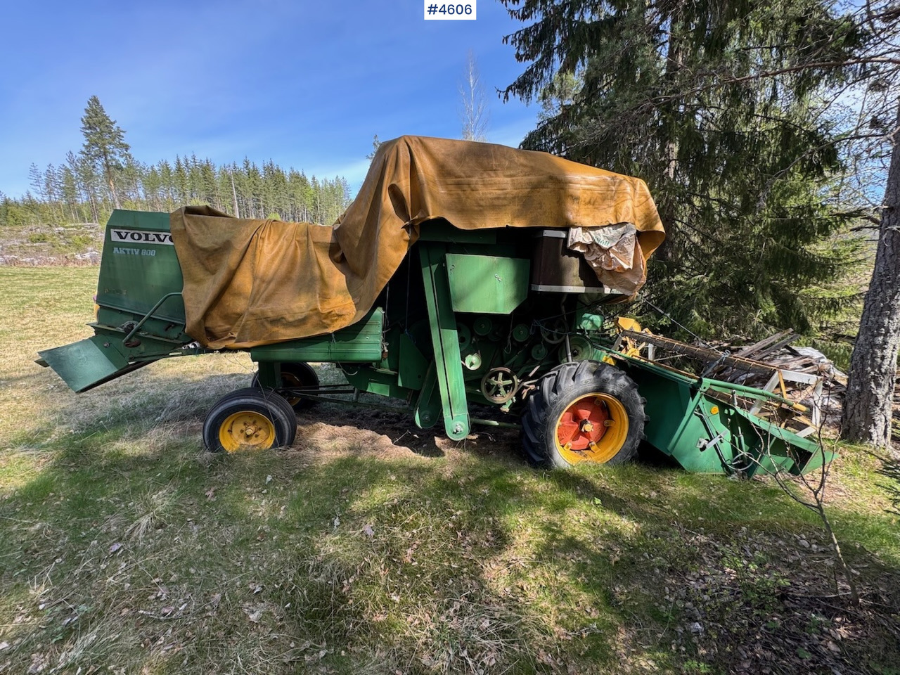 2 Volvo BM Aktiv 800 threshers - Mähdrescher: das Bild 2 2 Volvo BM Aktiv 800 threshers - Mähdrescher: das Bild 2