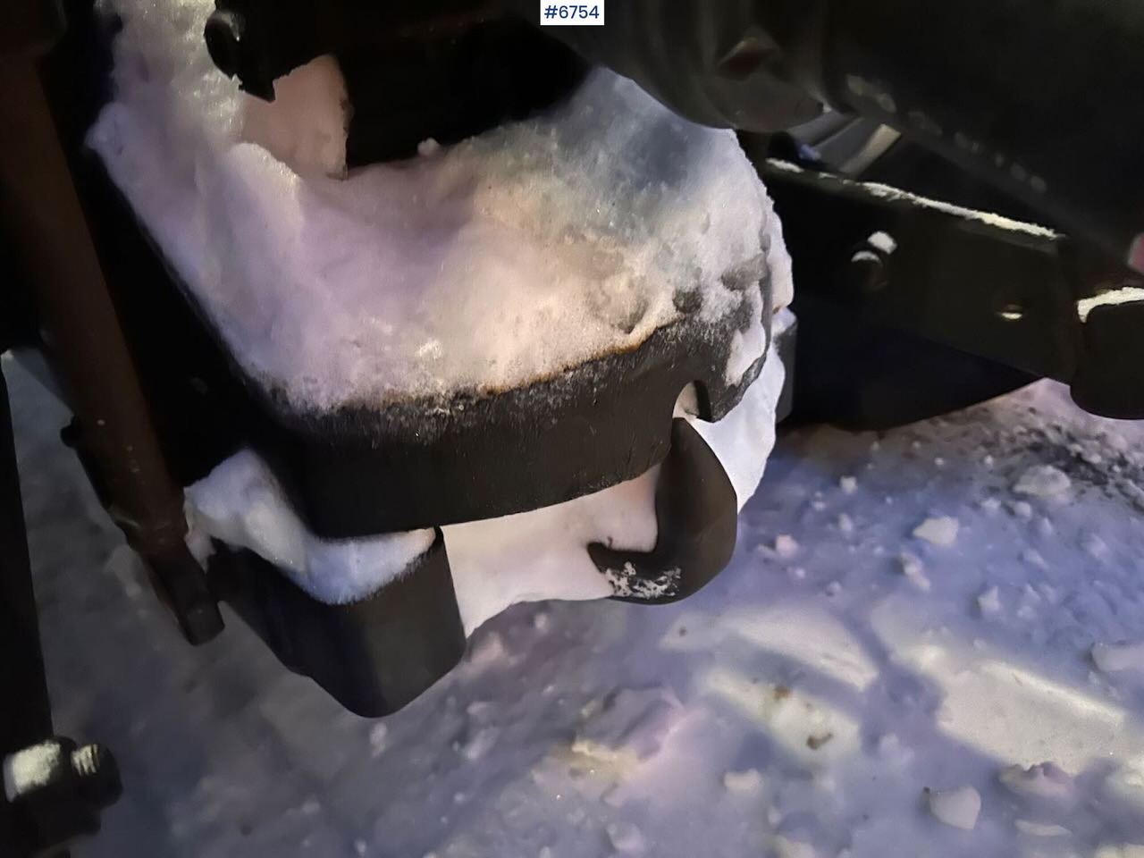 Traktor 2004 New Holland TS115A 4x4 w/ Front loader, bucket, grading bucket and snow blower.: das Bild 39 Traktor 2004 New Holland TS115A 4x4 w/ Front loader, bucket, grading bucket and snow blower.: das Bild 39