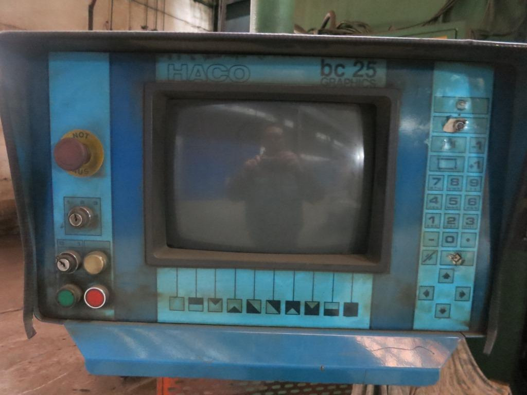 HACO PPES 40400 - Abkantpresse: das Bild 4 HACO PPES 40400 - Abkantpresse: das Bild 4