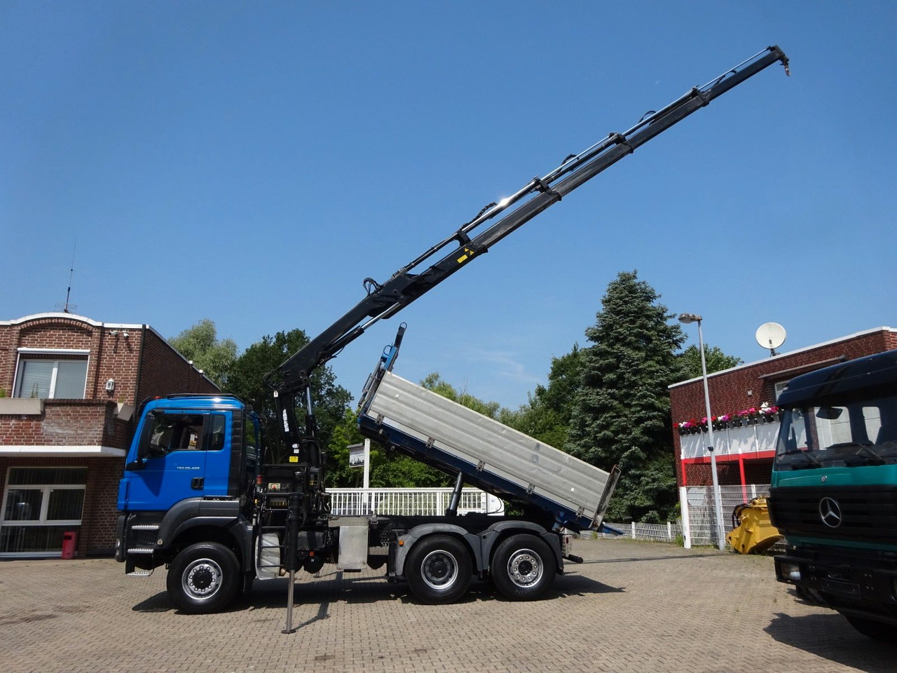 MAN 28.400 TGS 3Skipper+HIAB 166 E-4 HIPRPO 6x4-4 - Kipper, Autokran: das Bild 2 MAN 28.400 TGS 3Skipper+HIAB 166 E-4 HIPRPO 6x4-4 - Kipper, Autokran: das Bild 2