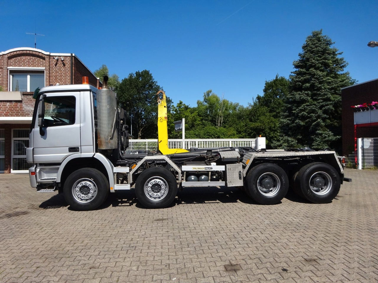 Mercedes-Benz 3244 Actros PALFINGER Abroller 8x4 - Abrollkipper: das Bild 3 Mercedes-Benz 3244 Actros PALFINGER Abroller 8x4 - Abrollkipper: das Bild 3