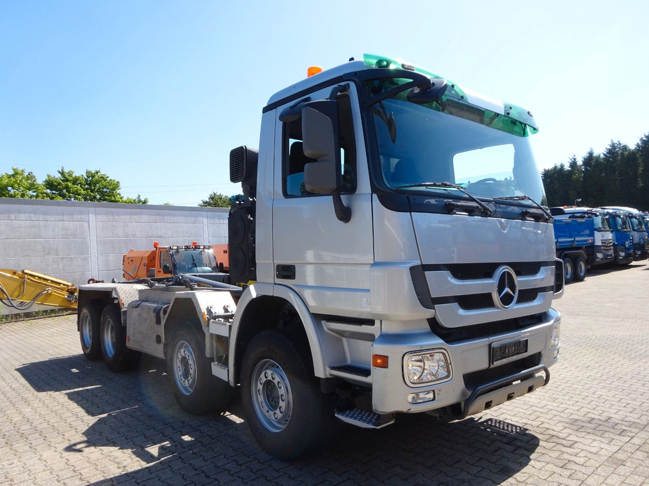 Abrollkipper Mercedes-Benz 3244  Actros PALFINGER Abroller 8x4: das Bild 20