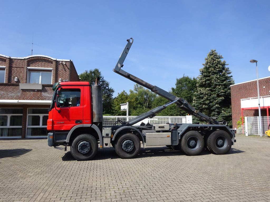 Mercedes-Benz 3246 Actros Abroller K45 8x4 Knickhacken Mercedes-Benz 3246 Actros Abroller K45 8x4 Knickhacken - Abrollkipper: das Bild 1 Mercedes-Benz 3246 Actros Abroller K45 8x4 Knickhacken Mercedes-Benz 3246 Actros Abroller K45 8x4 Knickhacken - Abrollkipper: das Bild 1