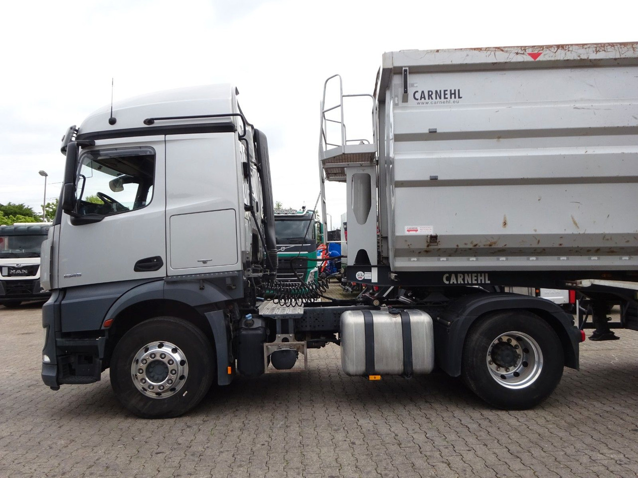 Mercedes-Benz 1845 Actros SZM mit Hydraulik Pumpe 4x2 - Sattelzugmaschine: das Bild 3 Mercedes-Benz 1845 Actros SZM mit Hydraulik Pumpe 4x2 - Sattelzugmaschine: das Bild 3