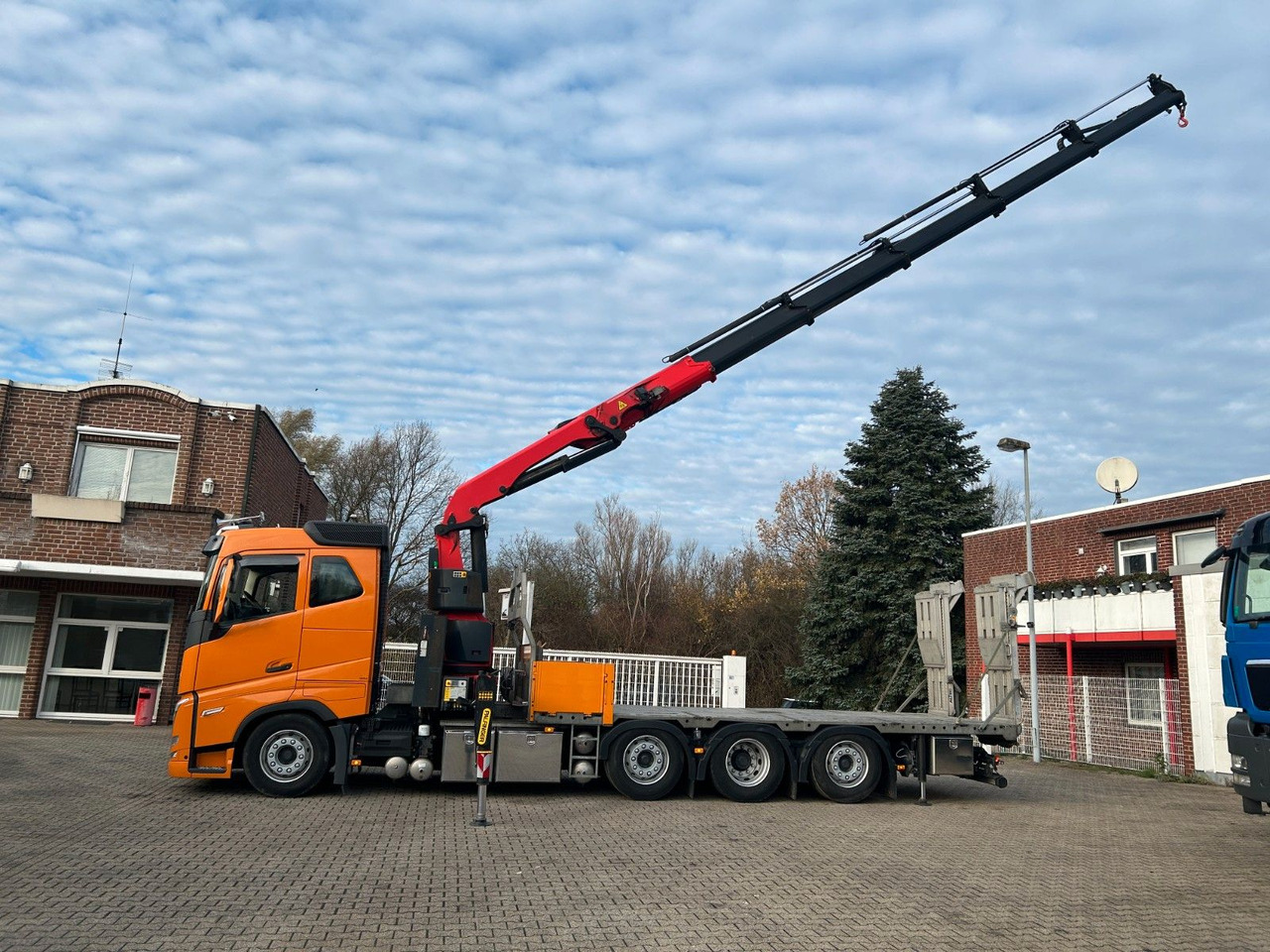 Volvo FH 510 Plattform + PK30002 TEC + Rampen - Autokran: das Bild 3 Volvo FH 510 Plattform + PK30002 TEC + Rampen - Autokran: das Bild 3