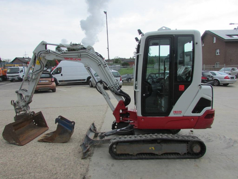 Takeuchi TB225 V3 Minibagger 32.000 EUR net - Minibagger: das Bild 4 Takeuchi TB225 V3 Minibagger 32.000 EUR net - Minibagger: das Bild 4