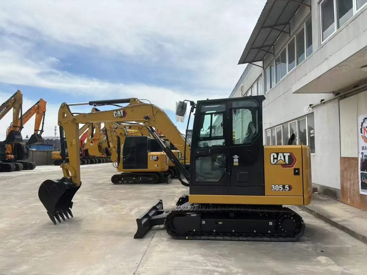 CAT 305.5E2 - Minibagger: das Bild 2 CAT 305.5E2 - Minibagger: das Bild 2