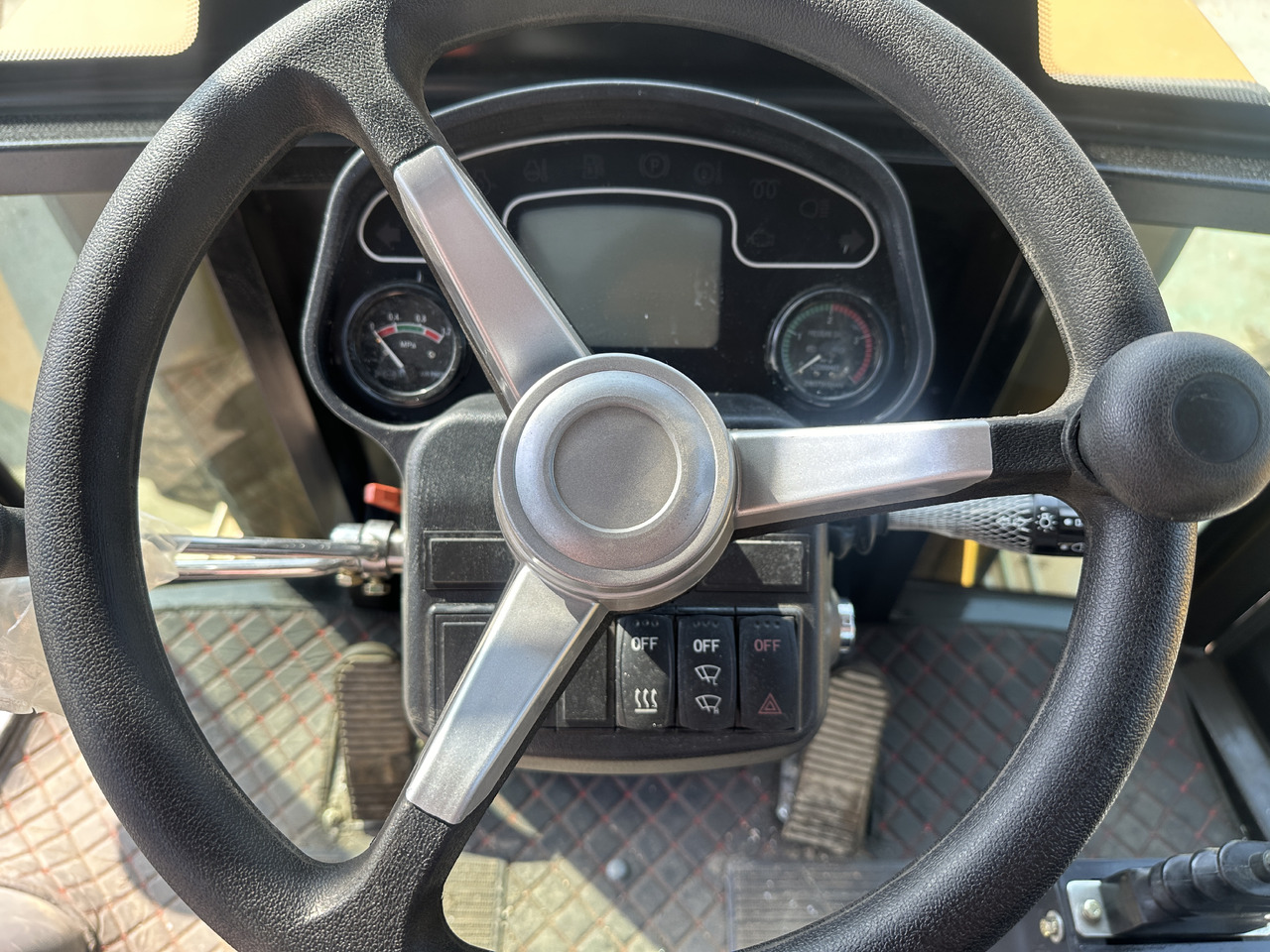 Baggerlader CATERPILLAR 420F: das Bild 12 Baggerlader CATERPILLAR 420F: das Bild 12