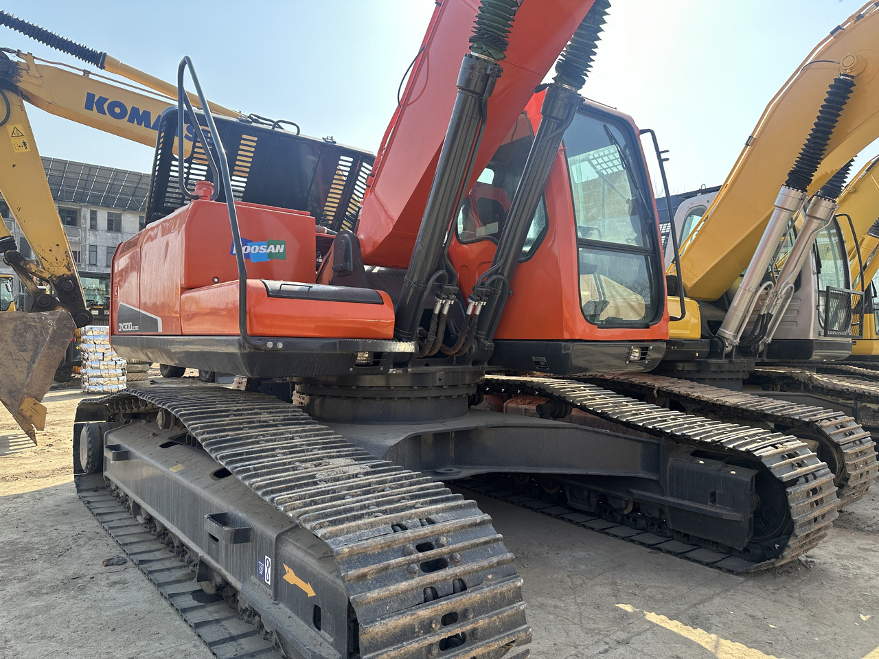 Doosan DX300-9C - Kettenbagger: das Bild 2 Doosan DX300-9C - Kettenbagger: das Bild 2