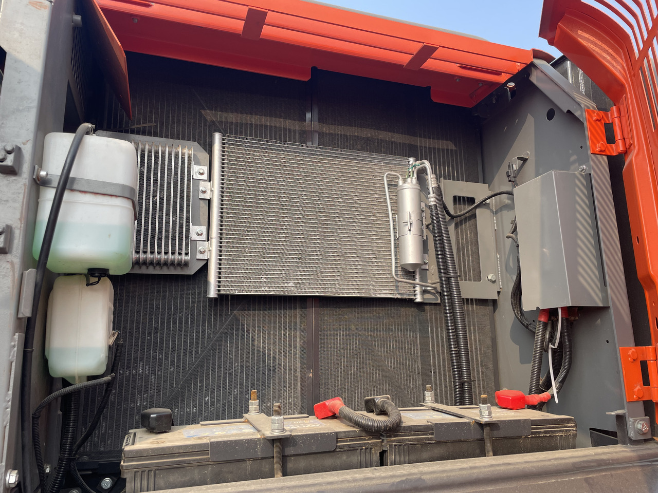 HITACHI ZX240 - Kettenbagger: das Bild 3 HITACHI ZX240 - Kettenbagger: das Bild 3