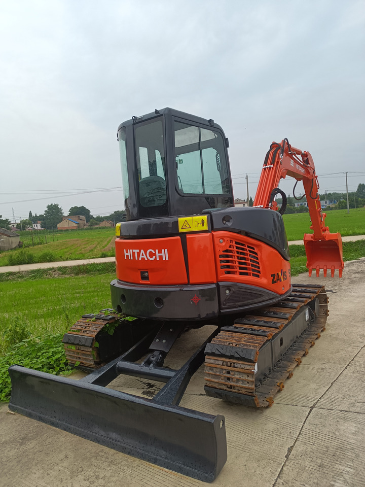 HITACHI ZX50U-2 - Minibagger: das Bild 4 HITACHI ZX50U-2 - Minibagger: das Bild 4