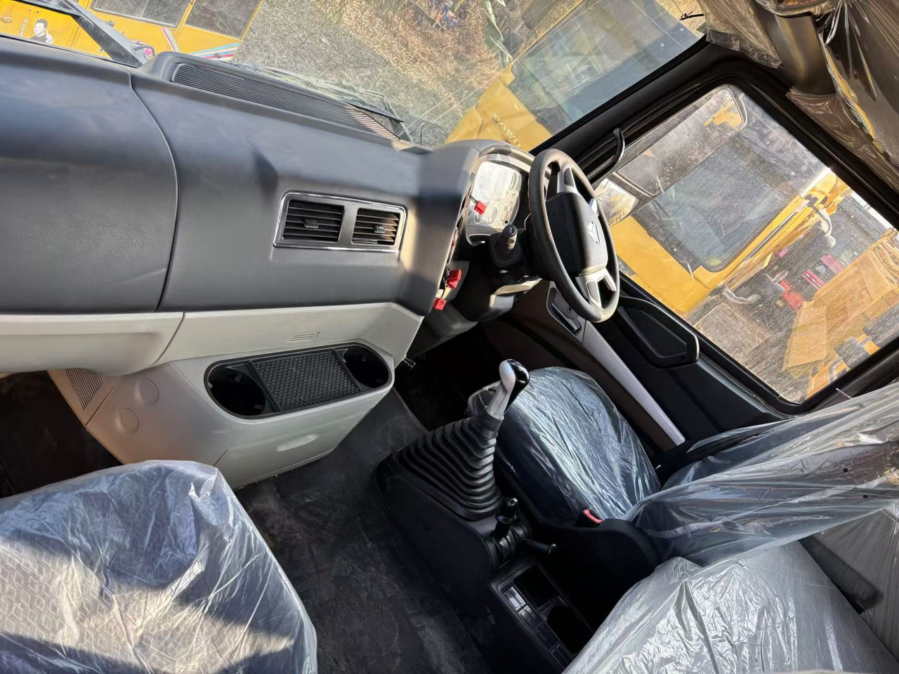 SINOTRUCK HOWO - Sattelzugmaschine: das Bild 4 SINOTRUCK HOWO - Sattelzugmaschine: das Bild 4