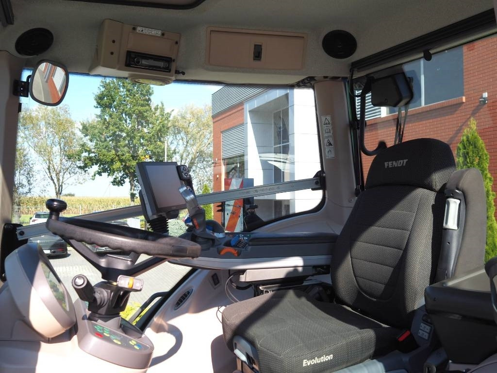 Fendt 824 Vario S4 ProfiPlus, GPS - Traktor: das Bild 5 Fendt 824 Vario S4 ProfiPlus, GPS - Traktor: das Bild 5