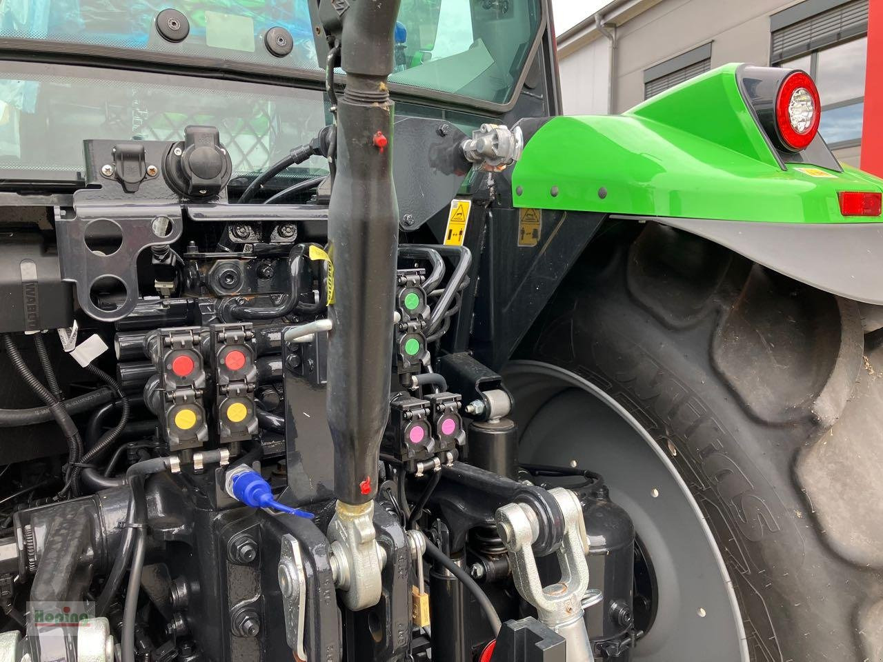 Deutz-Fahr 6125C TTV STAGE V - Traktor: das Bild 4 Deutz-Fahr 6125C TTV STAGE V - Traktor: das Bild 4