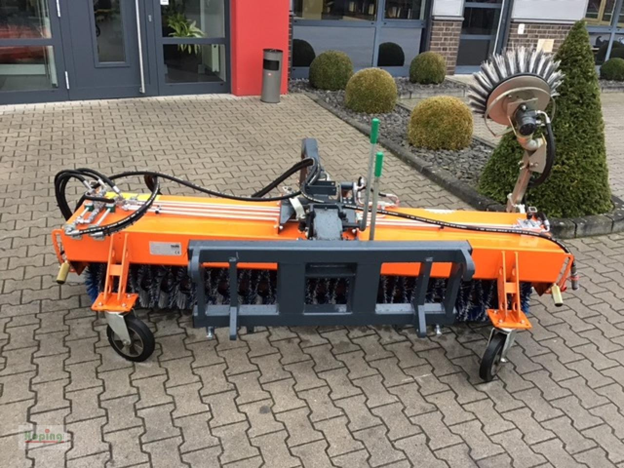 Tuchel Plus 590 Kehrmaschin - Kehrbesen: das Bild 3 Tuchel Plus 590 Kehrmaschin - Kehrbesen: das Bild 3