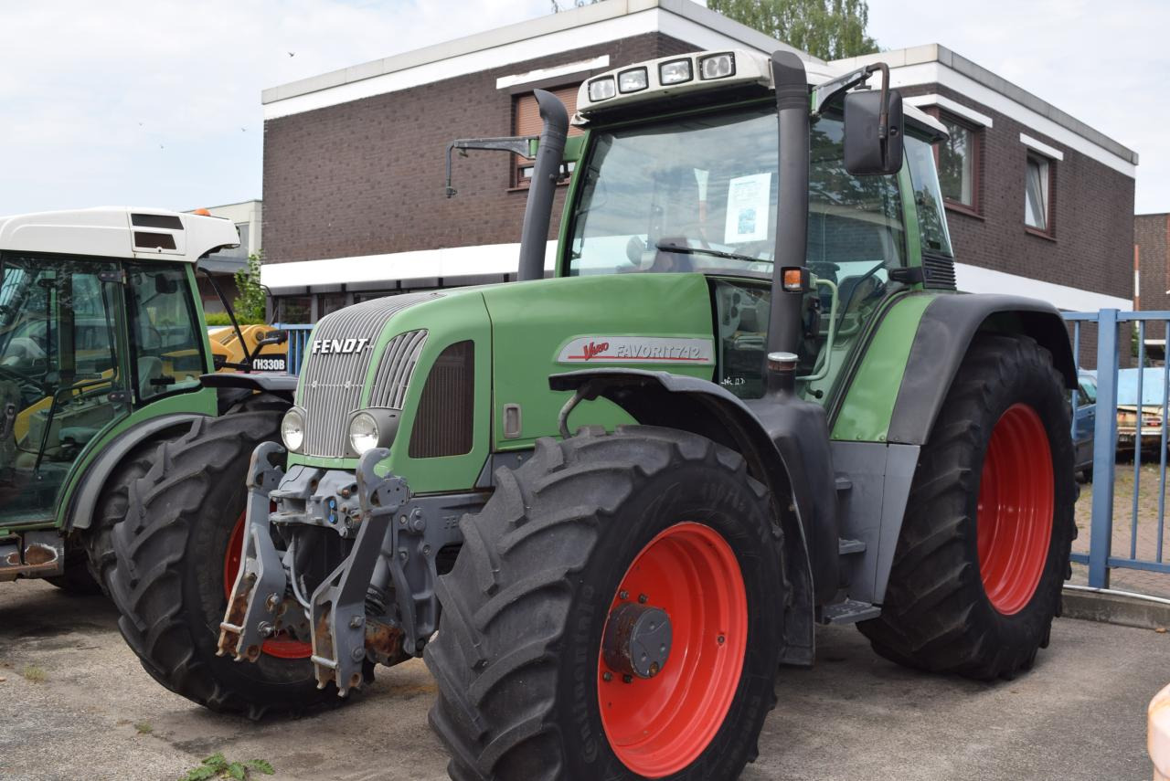 Fendt 712 Vario - Traktor: das Bild 1 Fendt 712 Vario - Traktor: das Bild 1