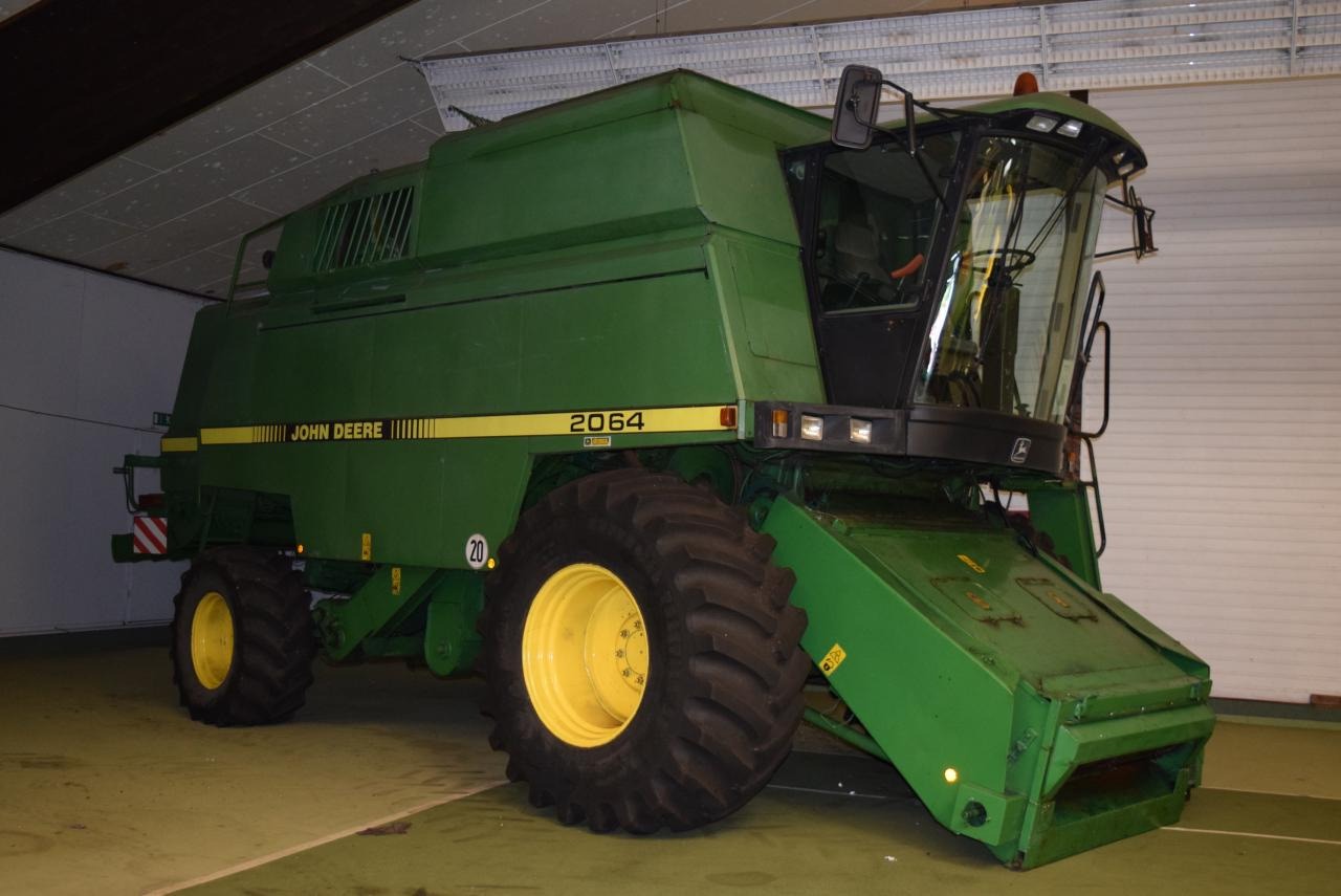 John Deere 2064 - Mähdrescher: das Bild 1 John Deere 2064 - Mähdrescher: das Bild 1