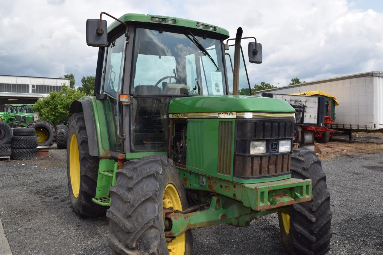 John Deere 6100 - Traktor: das Bild 4 John Deere 6100 - Traktor: das Bild 4