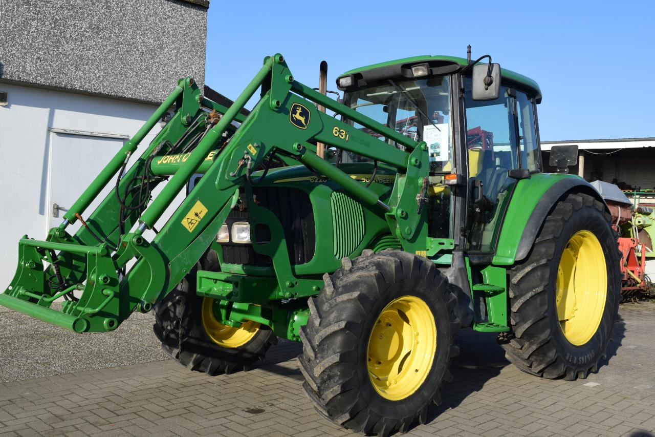 John Deere 6220 - Traktor: das Bild 4 John Deere 6220 - Traktor: das Bild 4