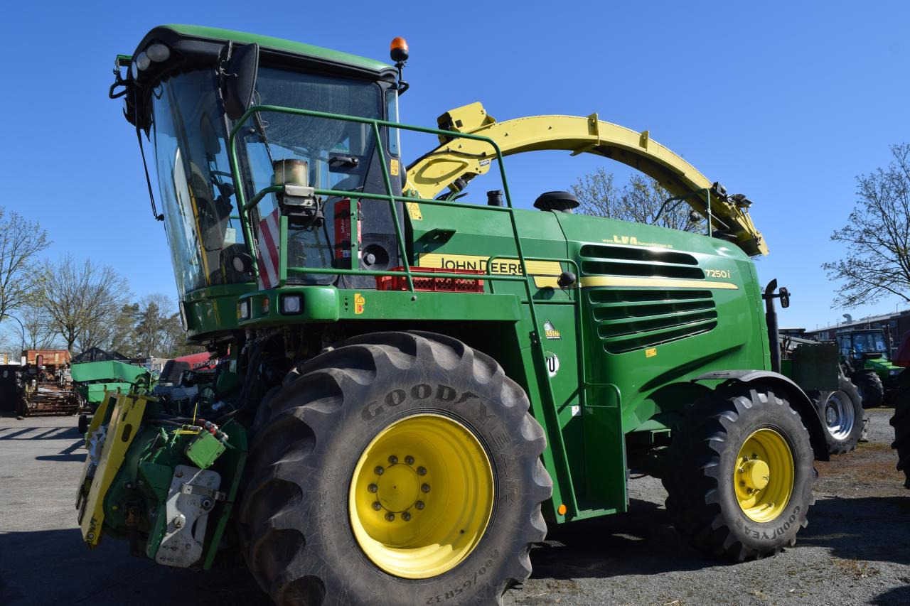John Deere 7250 i - Feldhäcksler: das Bild 1 John Deere 7250 i - Feldhäcksler: das Bild 1