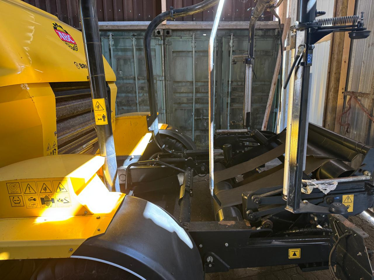 New Holland Rooll Baler 125 Combi - Rundballenpresse: das Bild 3 New Holland Rooll Baler 125 Combi - Rundballenpresse: das Bild 3