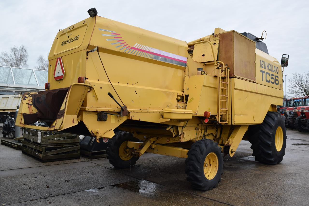 New Holland TC 56 - Mähdrescher: das Bild 4 New Holland TC 56 - Mähdrescher: das Bild 4
