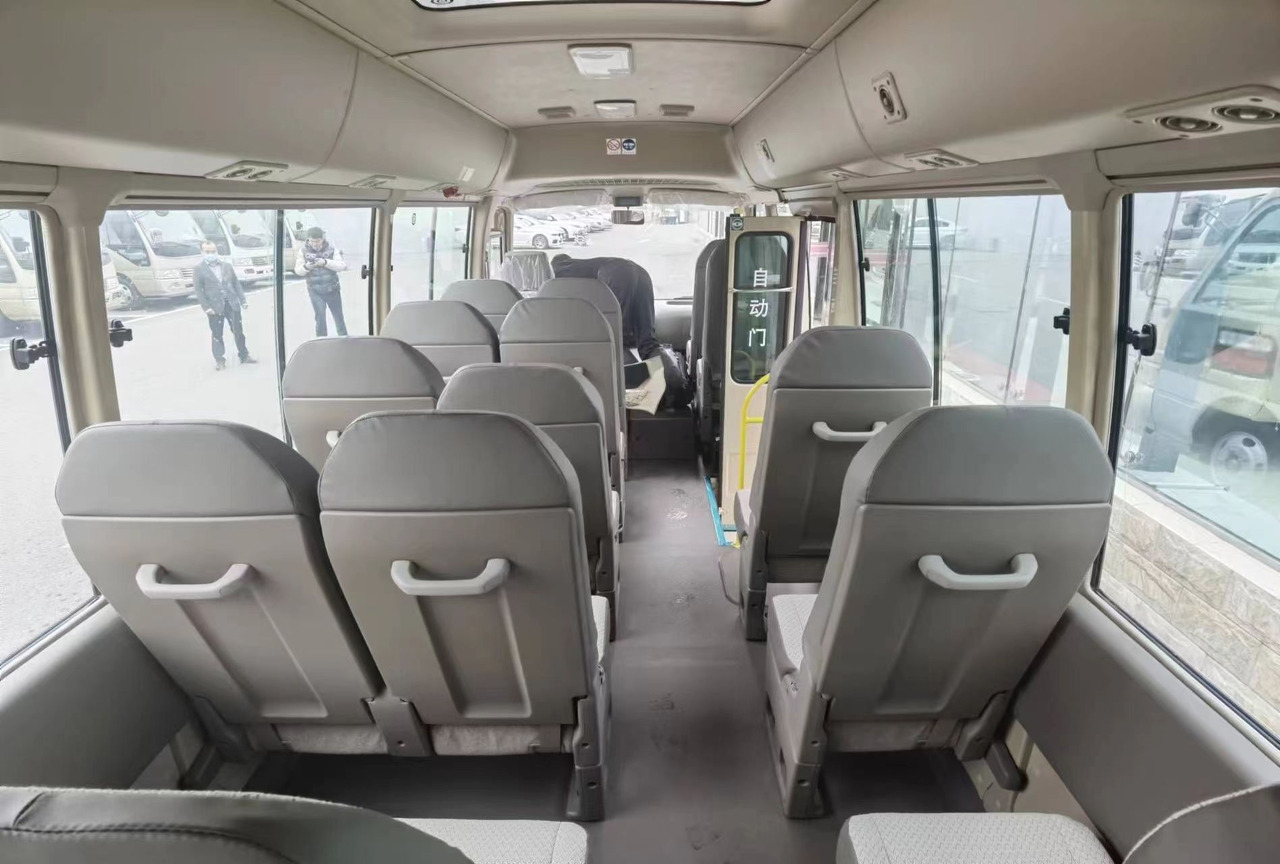 TOYOTA COASTER - Bus: das Bild 3 TOYOTA COASTER - Bus: das Bild 3