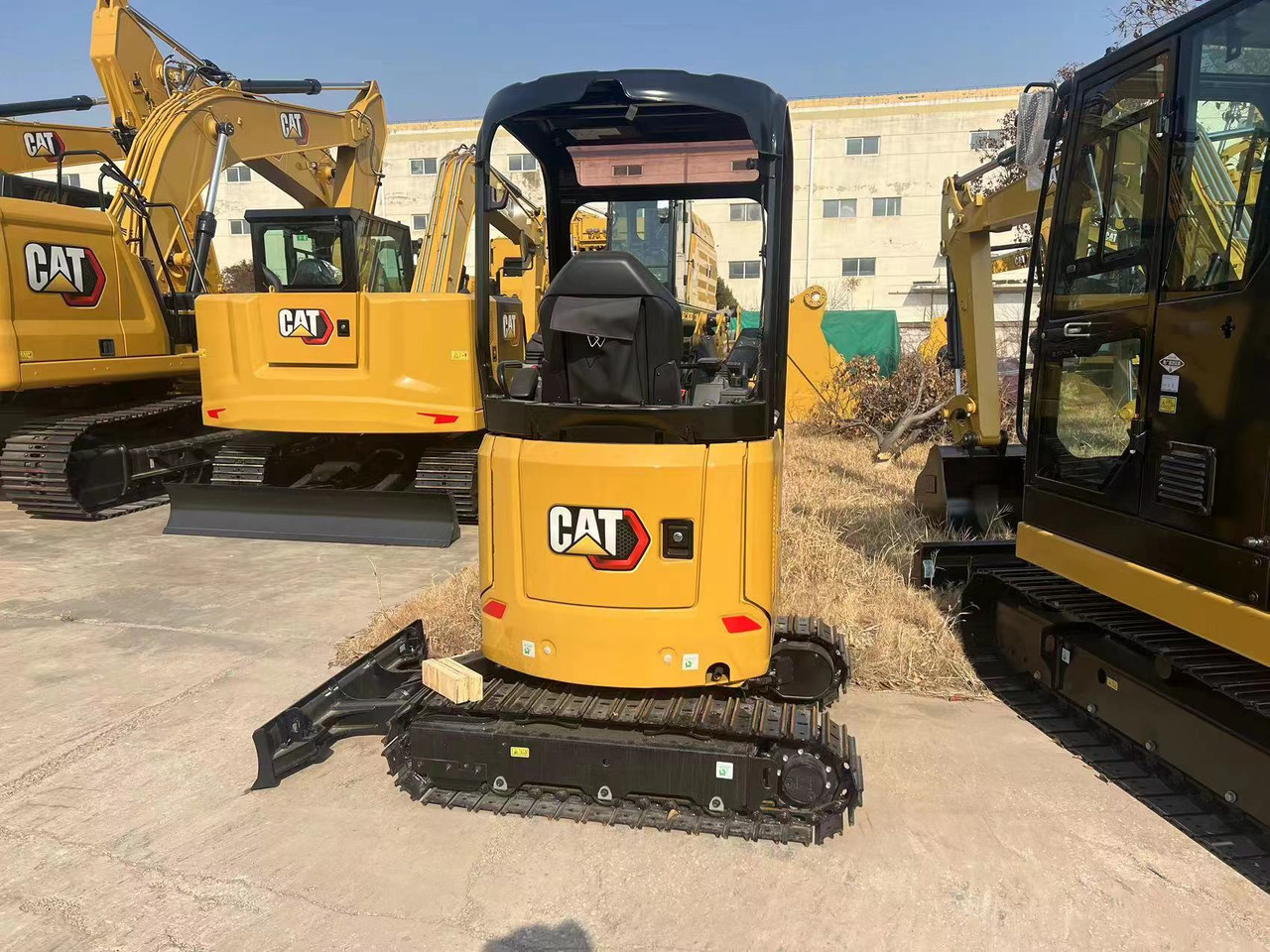 CAT 301.7 - Minibagger: das Bild 2 CAT 301.7 - Minibagger: das Bild 2