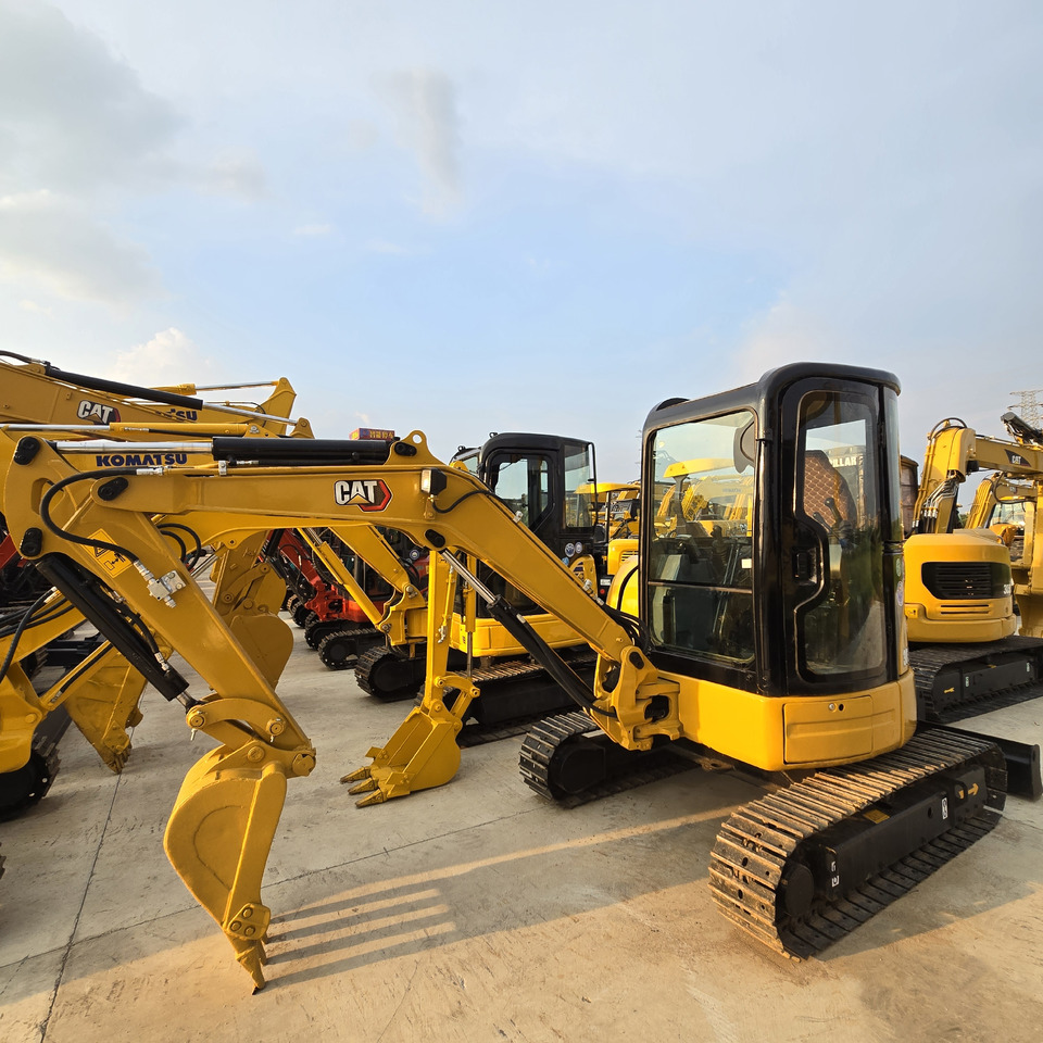 CATERPILLAR 303.5E2 - Minibagger: das Bild 2 CATERPILLAR 303.5E2 - Minibagger: das Bild 2