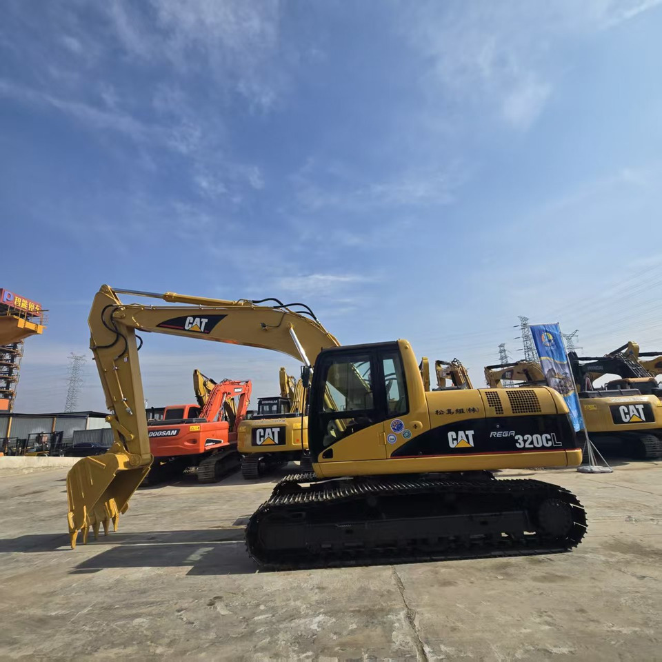 CATERPILLAR 320C - Kettenbagger: das Bild 3 CATERPILLAR 320C - Kettenbagger: das Bild 3