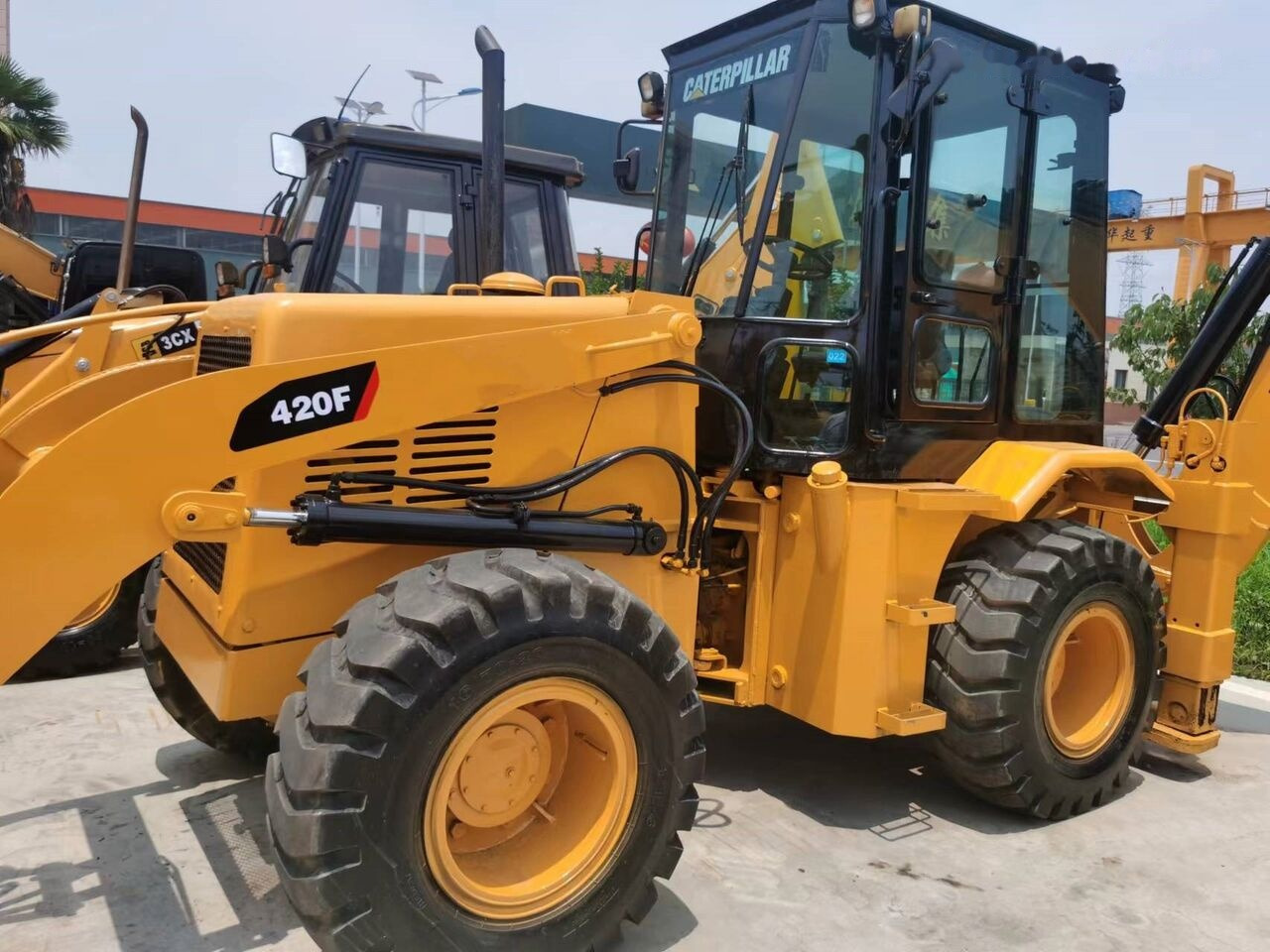 Caterpillar 420F - Baggerlader: das Bild 3 Caterpillar 420F - Baggerlader: das Bild 3