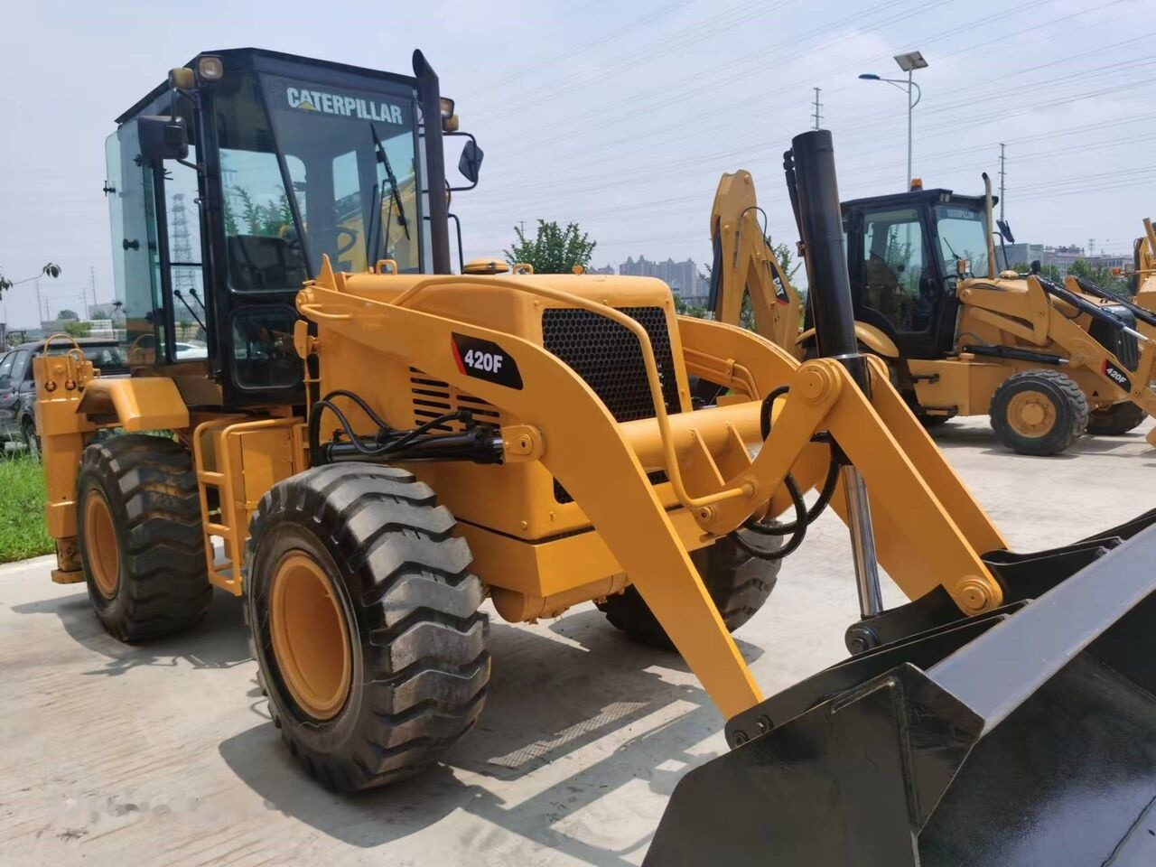 Caterpillar 420F - Baggerlader: das Bild 4 Caterpillar 420F - Baggerlader: das Bild 4