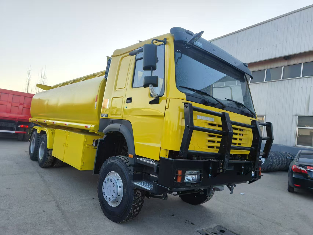 SINOTRUK HOWO - Tankwagen: das Bild 1 SINOTRUK HOWO - Tankwagen: das Bild 1