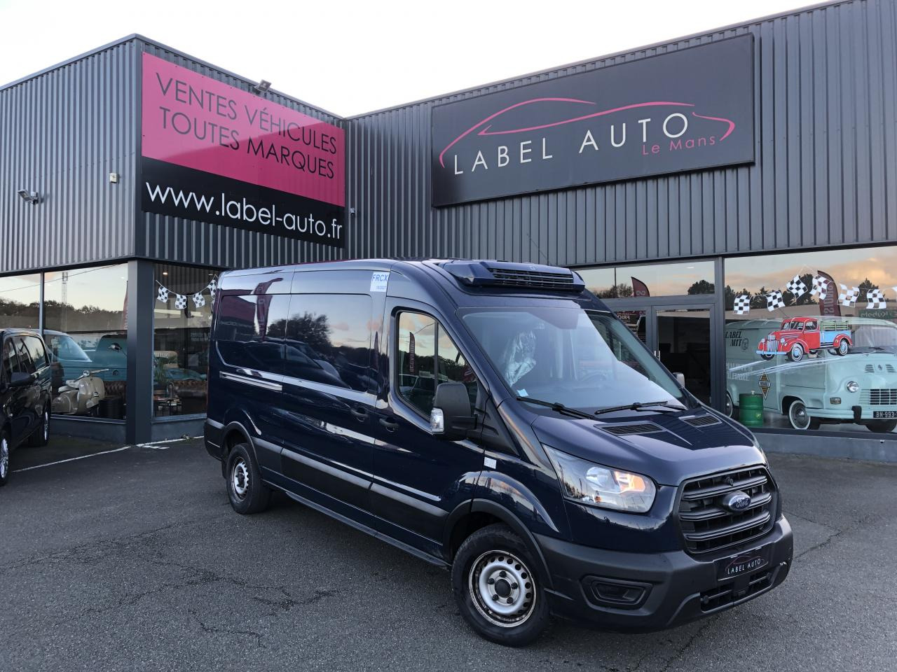 FORD Transit 350 L3H2 2.0 EcoBlue 130ch Frigorifique Ambiente - Kastenwagen: das Bild 2 FORD Transit 350 L3H2 2.0 EcoBlue 130ch Frigorifique Ambiente - Kastenwagen: das Bild 2