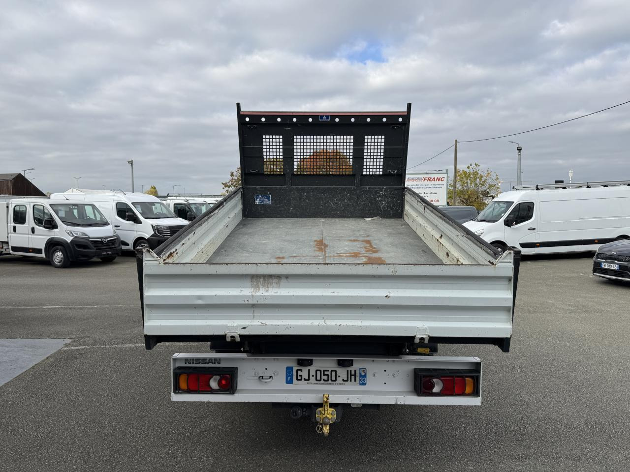 NISSAN Interstar Acenta 3.5t L3H1 2.3 dCi TT 165 - S/S II 2021 TRANSPORTS SPECIFIQUES Benne Scattolini + c - Kipper Transporter: das Bild 4 NISSAN Interstar Acenta 3.5t L3H1 2.3 dCi TT 165 - S/S II 2021 TRANSPORTS SPECIFIQUES Benne Scattolini + c - Kipper Transporter: das Bild 4