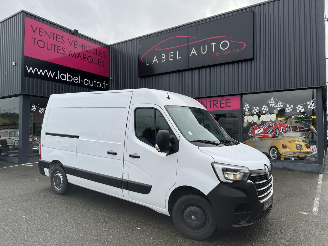 RENAULT Master Grand Confort F3300 L2H2 2.3 dCi - 135 III FOURGON Fourgon L2H2 Traction PHASE 3 - Kastenwagen: das Bild 1 RENAULT Master Grand Confort F3300 L2H2 2.3 dCi - 135 III FOURGON Fourgon L2H2 Traction PHASE 3 - Kastenwagen: das Bild 1
