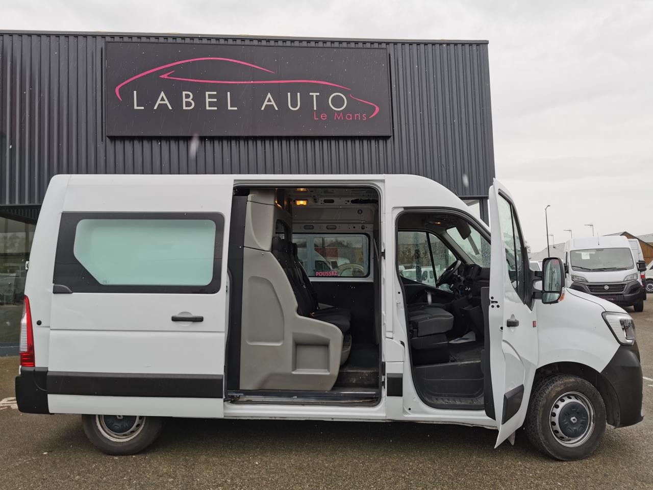 RENAULT Master Grand Confort F3500 L2H2 2.3 Blue dCi - 150 III CABINE APPROFONDIE Cabine approfondie L2H2 T - Kastenwagen: das Bild 1 RENAULT Master Grand Confort F3500 L2H2 2.3 Blue dCi - 150 III CABINE APPROFONDIE Cabine approfondie L2H2 T - Kastenwagen: das Bild 1