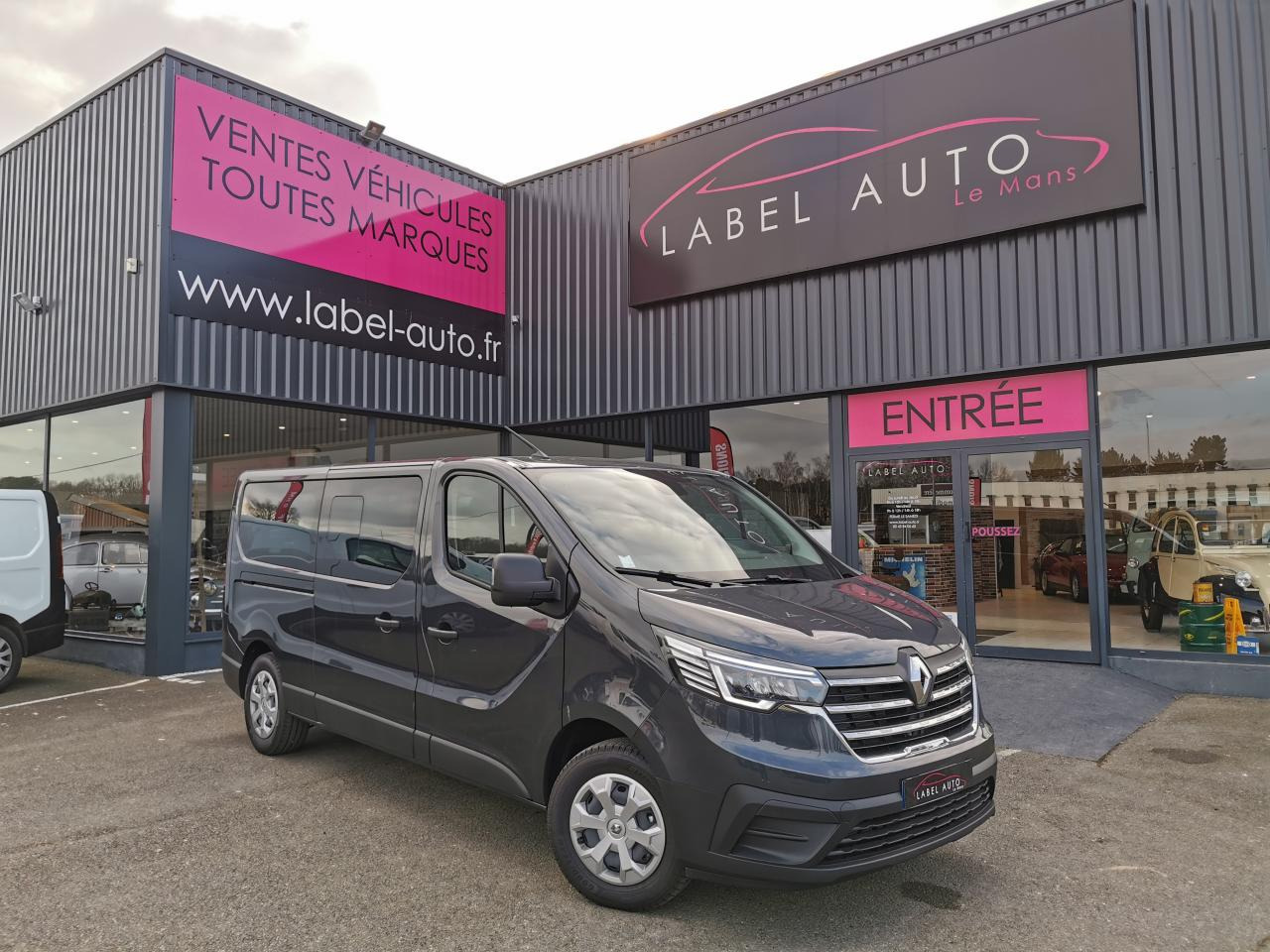 RENAULT Trafic L2 2.0 Energy dCi - 150 - S&S - BV EDC Euro 6e III COMBI Combi Intens L2H1 PHASE 3 - Personentransporter: das Bild 1 RENAULT Trafic L2 2.0 Energy dCi - 150 - S&S - BV EDC Euro 6e III COMBI Combi Intens L2H1 PHASE 3 - Personentransporter: das Bild 1