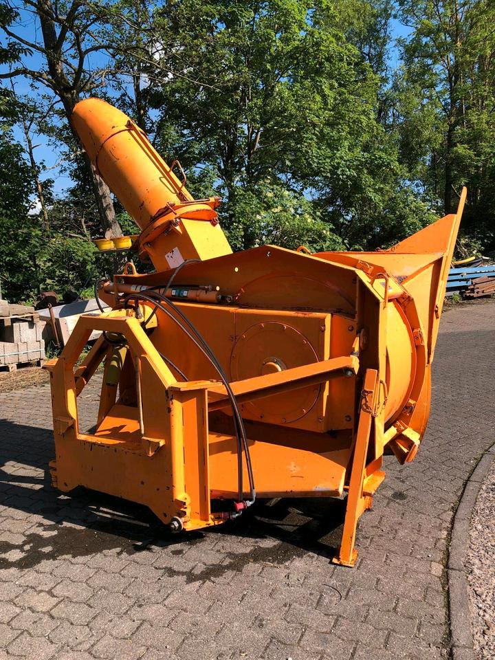 Schneeschleuder Beilhack HS 135 S Schneefräse Anbau- Schneeschleuder für Unimog 405 U300 U 400 500 405 423 430 530 318 527 427 327 - Schneefräse: das Bild 2 Schneeschleuder Beilhack HS 135 S Schneefräse Anbau- Schneeschleuder für Unimog 405 U300 U 400 500 405 423 430 530 318 527 427 327 - Schneefräse: das Bild 2