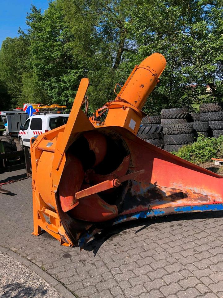 Schneeschleuder Beilhack HS 135 S Schneefräse Anbau- Schneeschleuder für Unimog 405 U300 U 400 500 405 423 430 530 318 527 427 327 - Schneefräse: das Bild 4 Schneeschleuder Beilhack HS 135 S Schneefräse Anbau- Schneeschleuder für Unimog 405 U300 U 400 500 405 423 430 530 318 527 427 327 - Schneefräse: das Bild 4