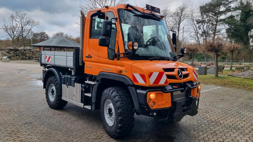 Zu vermieten Unimog 405 U318 423 429 430 Mercedes Benz 318 527 Vermietung - Schneeräumfahrzeug: das Bild 1 Zu vermieten Unimog 405 U318 423 429 430 Mercedes Benz 318 527 Vermietung - Schneeräumfahrzeug: das Bild 1