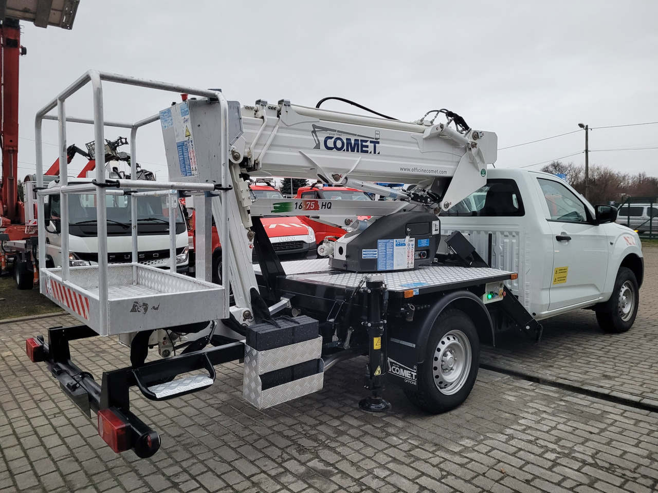 Isuzu D-Max 4x4 podnośnik koszowy 16 m Comet New Eurosky bucket truck boom lift - LKW mit Arbeitsbühne: das Bild 4 Isuzu D-Max 4x4 podnośnik koszowy 16 m Comet New Eurosky bucket truck boom lift - LKW mit Arbeitsbühne: das Bild 4