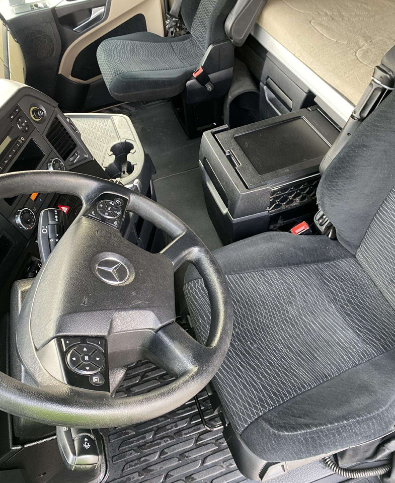 Mercedes-Benz ACTROS 1845 BIG SPACE - Sattelzugmaschine: das Bild 4 Mercedes-Benz ACTROS 1845 BIG SPACE - Sattelzugmaschine: das Bild 4