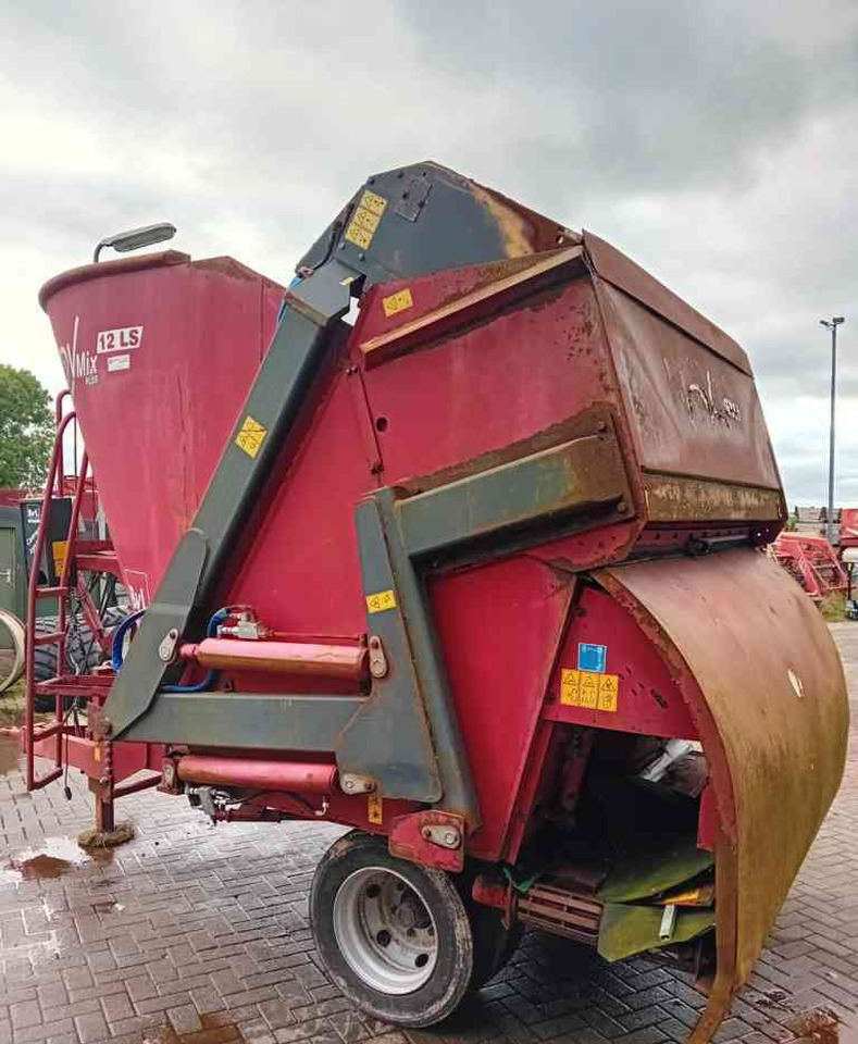 BVL V-Mix Plus 12 LS voermengwagen *Verkocht/sold* - Futtermischwagen: das Bild 5 BVL V-Mix Plus 12 LS voermengwagen *Verkocht/sold* - Futtermischwagen: das Bild 5