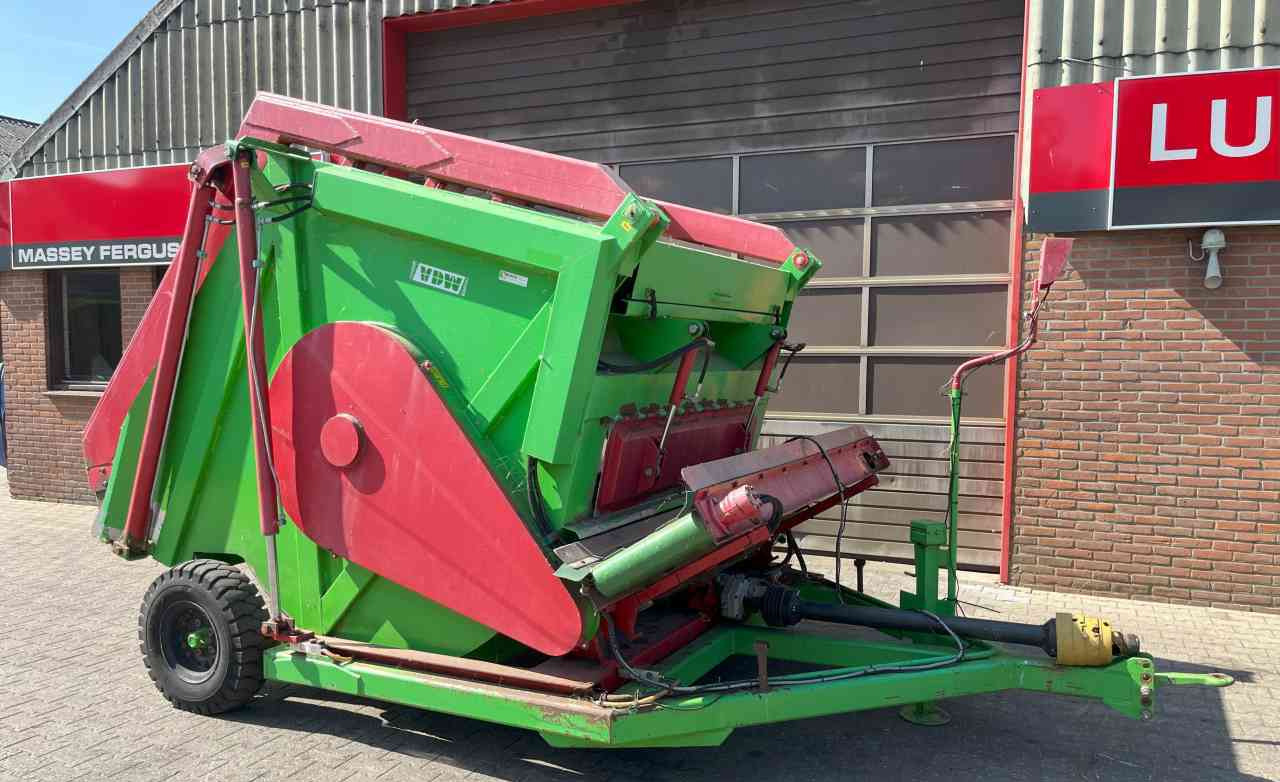 VDW UMD 5 Voermengwagen, peddelmenger, voerwagen, voermachines - Futtermischwagen: das Bild 2 VDW UMD 5 Voermengwagen, peddelmenger, voerwagen, voermachines - Futtermischwagen: das Bild 2