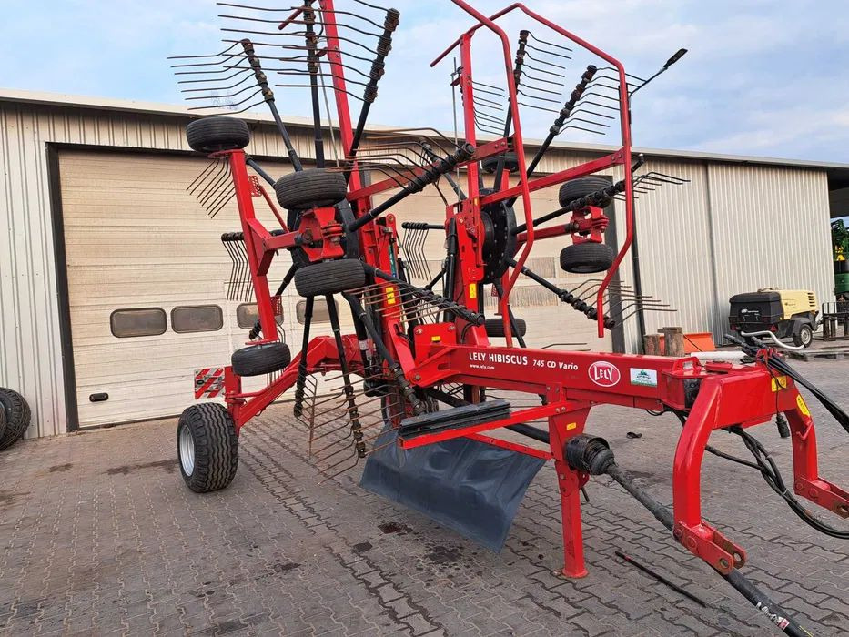 Lely hibiscus 745 CD Vario - Heuwender/ Wenderechen: das Bild 3 Lely hibiscus 745 CD Vario - Heuwender/ Wenderechen: das Bild 3