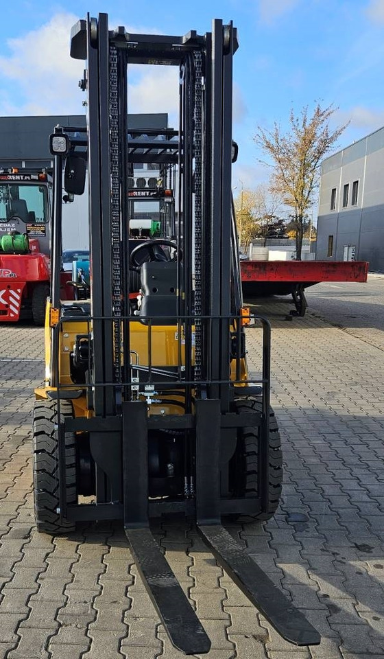 TCM FGE35-E2 BRAND NEW D3700mm - Treibgasstapler: das Bild 4 TCM FGE35-E2 BRAND NEW D3700mm - Treibgasstapler: das Bild 4